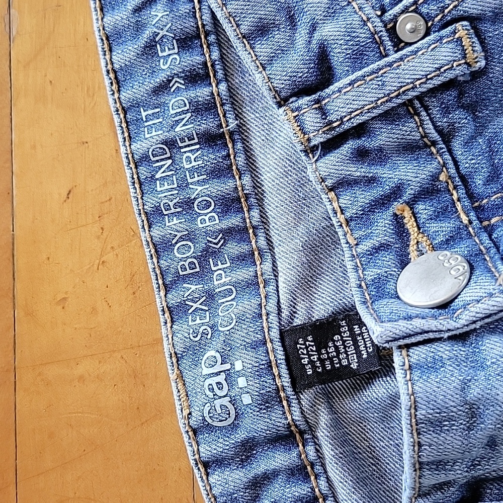 GAP Distressed Blue Jeans Sexy Boyfriend Relaxed Fit Denim 100% Cotton Sz 4 - Picture 5 of 8